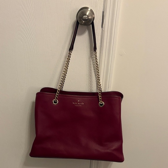Kate Spade Cherry Red Shoulder Bag with Gold Chain - Picture 2 of 9